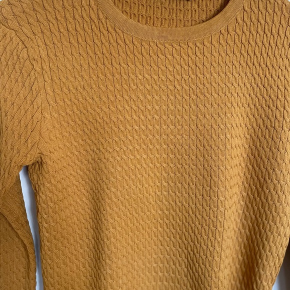 ***SOLD***Zara Short Cable Knit Pearl Sleeve Sweater - Size M - Picture 3 of 11